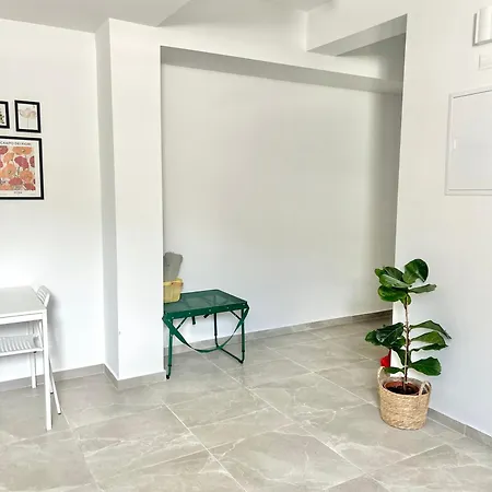 Studio In A Brand New Building Larnaca Exterior photo