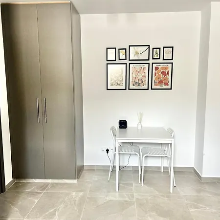 Studio In A Brand New Building Larnaca Exterior photo